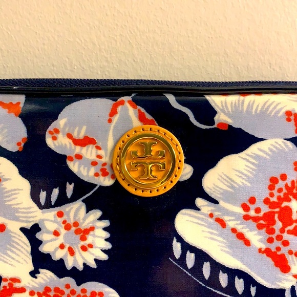 Tory Burch Floral Print iPad Case - Picture 7 of 12